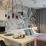Viva & Close To Vistula River - By Homelike شقة كراكوفيا