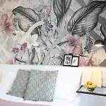 Viva & Close To Vistula River - By Homelike شقة *