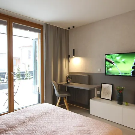 Viva & Close To Vistula River - By Homelike * كراكوفيا
